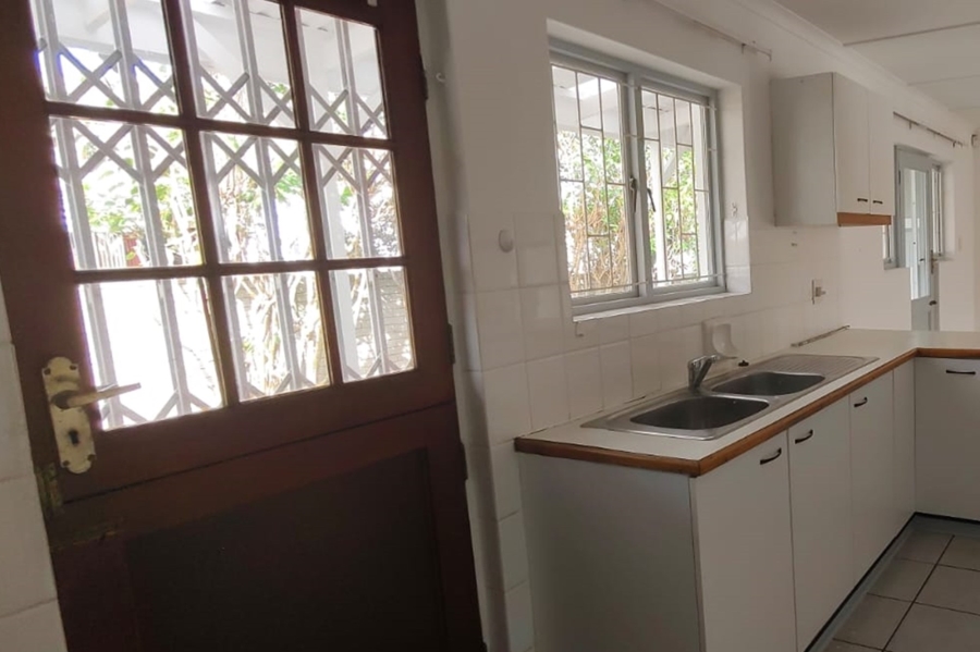 To Let 4 Bedroom Property for Rent in Heather Park Western Cape